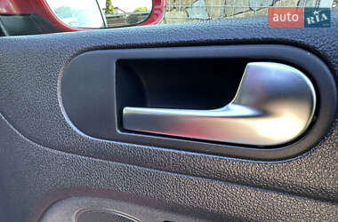 Хетчбек Volkswagen Golf Plus 2012 в 
