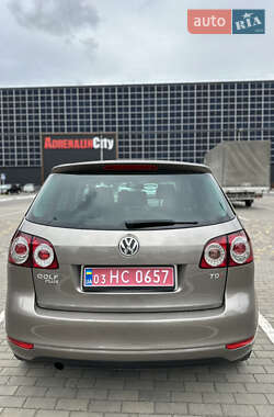 Хетчбек Volkswagen Golf Plus 2010 в 