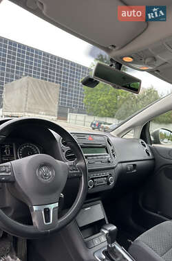 Хетчбек Volkswagen Golf Plus 2010 в 