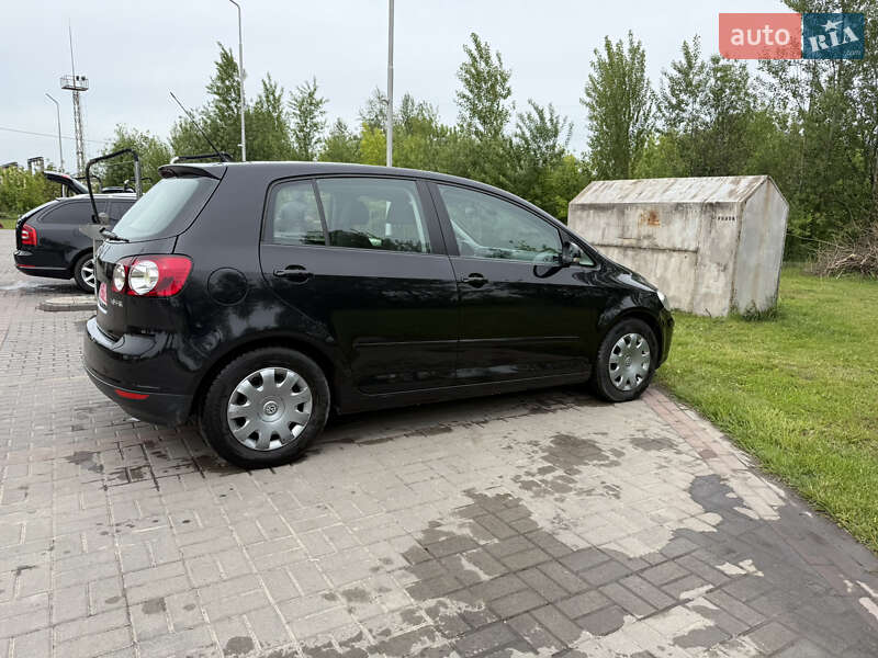 Хэтчбек Volkswagen Golf Plus 2006 в Нововолынске