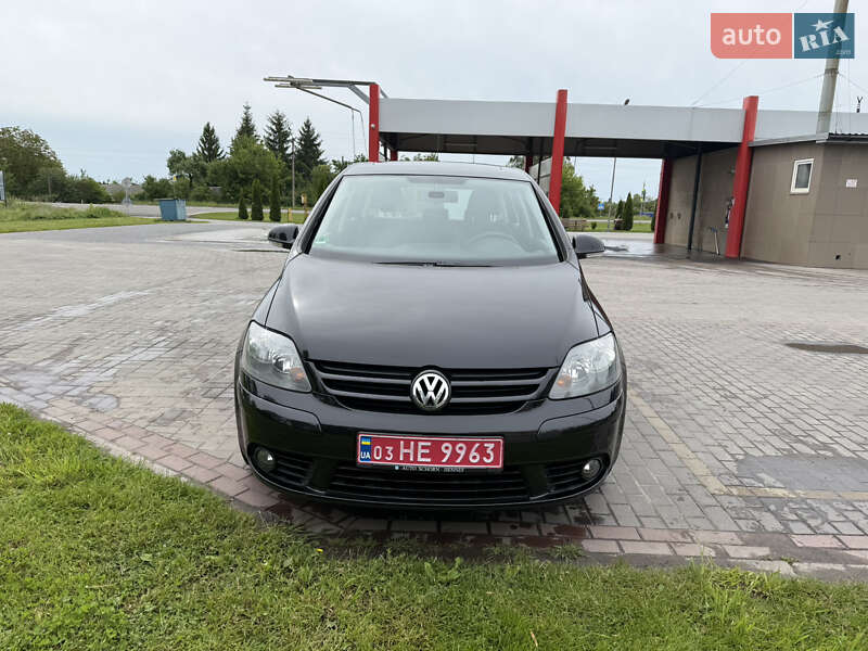 Хэтчбек Volkswagen Golf Plus 2006 в Нововолынске