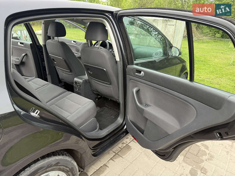 Хэтчбек Volkswagen Golf Plus 2006 в Нововолынске