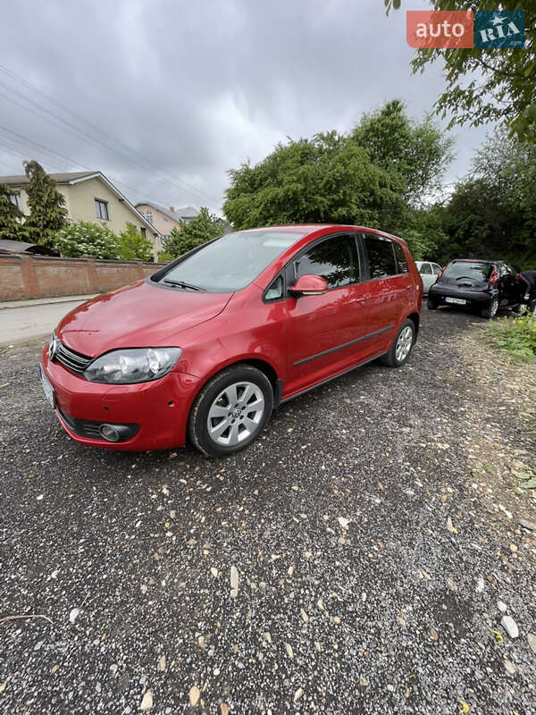 Хетчбек Volkswagen Golf Plus 2010 в 