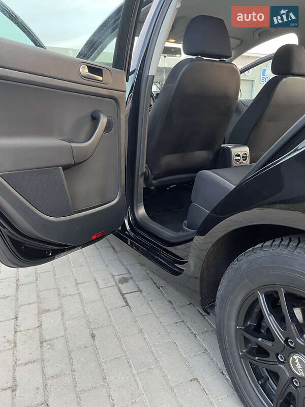 Хетчбек Volkswagen Golf Plus 2010 в Нововолинську