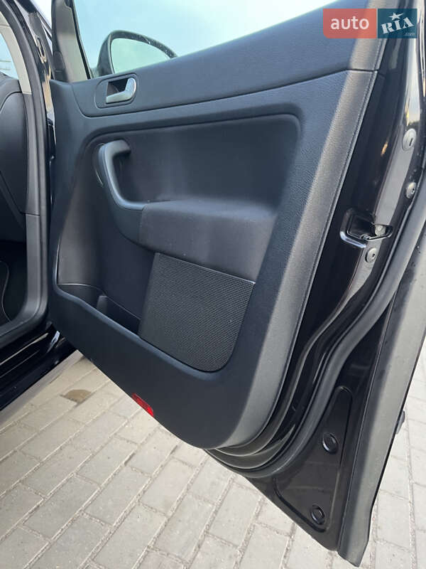 Хетчбек Volkswagen Golf Plus 2010 в Нововолинську