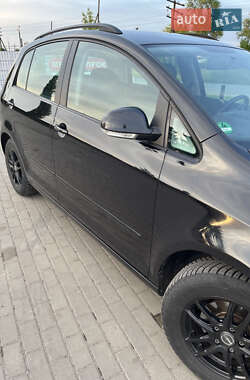 Хэтчбек Volkswagen Golf Plus 2010 в 