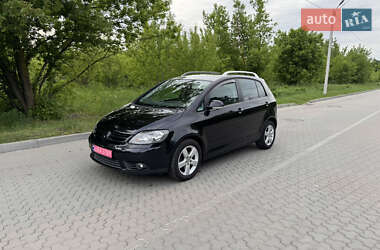 Хэтчбек Volkswagen Golf Plus 2009 в 