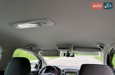 Хэтчбек Volkswagen Golf Plus 2009 в 