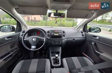 Хетчбек Volkswagen Golf Plus 2008 в 