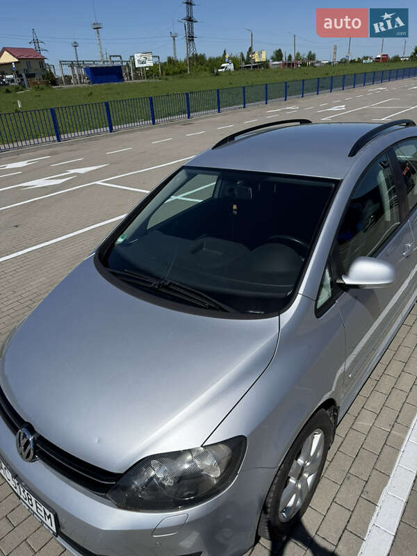 Хетчбек Volkswagen Golf Plus 2009 в 