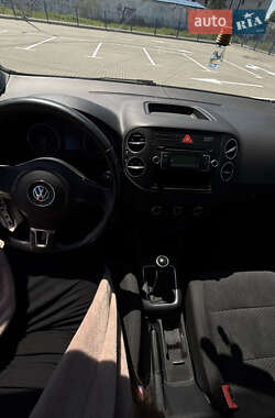 Хетчбек Volkswagen Golf Plus 2009 в 