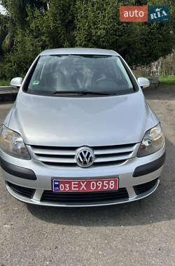 Хэтчбек Volkswagen Golf Plus 2005 в 