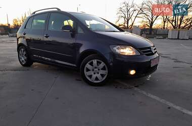 Хетчбек Volkswagen Golf Plus 2009 в 