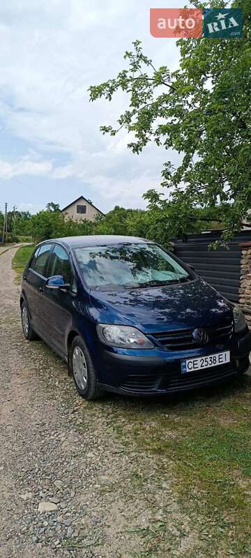 Хэтчбек Volkswagen Golf Plus 2005 в Глыбокой
