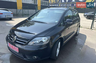 Хэтчбек Volkswagen Golf Plus 2009 в 