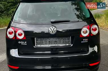 Хэтчбек Volkswagen Golf Plus 2010 в 