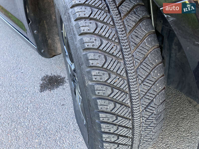 Хетчбек Volkswagen Golf Plus 2010 в Нововолинську