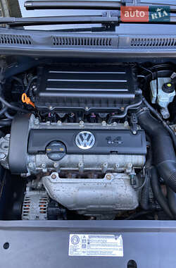 Хэтчбек Volkswagen Golf Plus 2010 в 