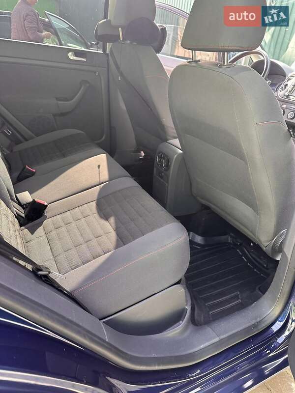 Хетчбек Volkswagen Golf Plus 2006 в Новодністровську