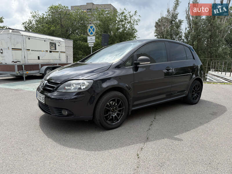 Хэтчбек Volkswagen Golf Plus 2008 в 