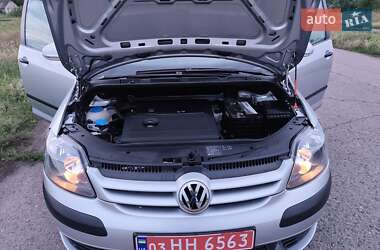 Хэтчбек Volkswagen Golf Plus 2005 в 