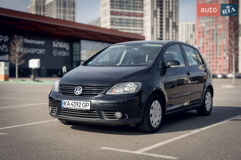Хэтчбек Volkswagen Golf Plus 2006 в Киеве
