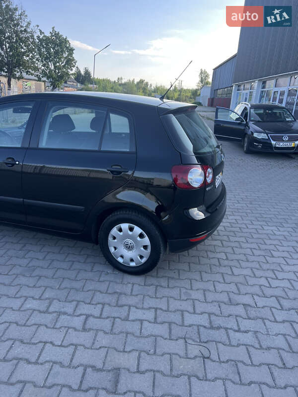Хетчбек Volkswagen Golf Plus 2005 в Хусті