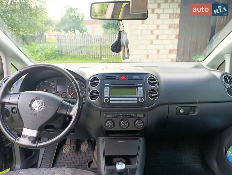 Хетчбек Volkswagen Golf Plus 2006 в Зарічному