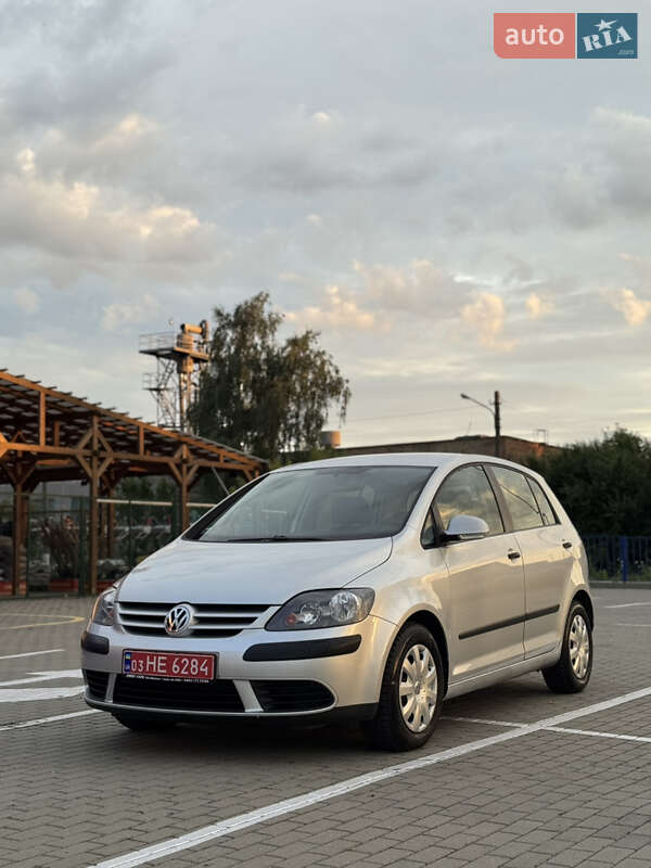 Хетчбек Volkswagen Golf Plus 2005 в Нововолинську