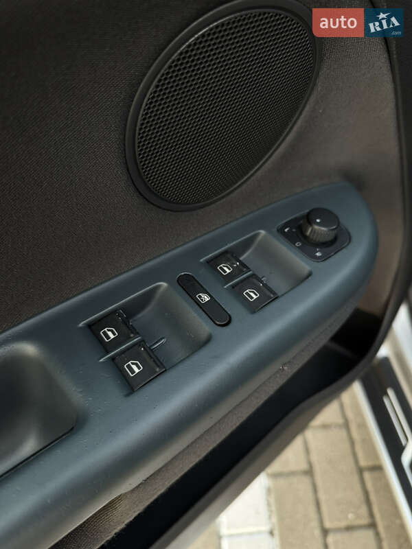 Хетчбек Volkswagen Golf Plus 2005 в Нововолинську