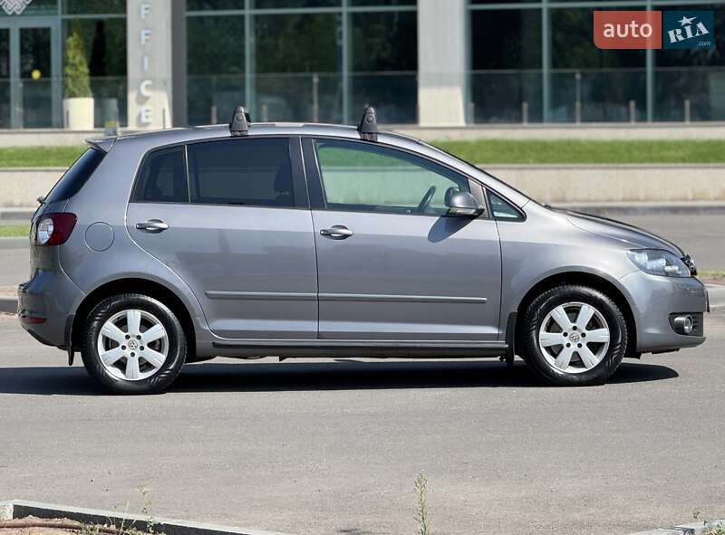 Хэтчбек Volkswagen Golf Plus 2010 в Днепре