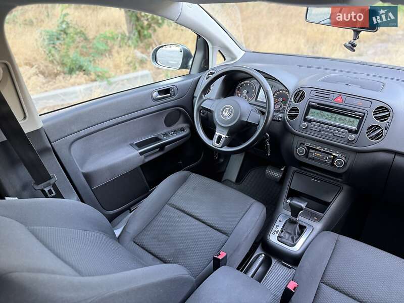 Хэтчбек Volkswagen Golf Plus 2010 в Днепре