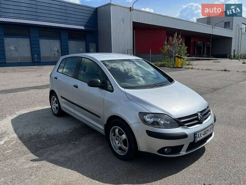 Хэтчбек Volkswagen Golf Plus 2008 в 