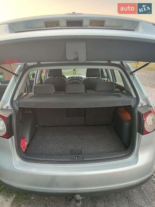 Хетчбек Volkswagen Golf Plus 2005 в Дніпрі