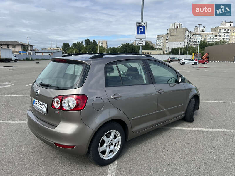 Хэтчбек Volkswagen Golf Plus 2009 в Киеве