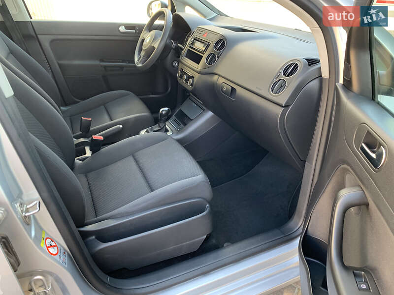 Хетчбек Volkswagen Golf Plus 2010 в Рівному фото 29 Хетчбек Volkswagen Golf Plus 2010 в Рівному