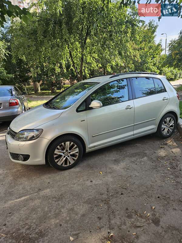 Хетчбек Volkswagen Golf Plus 2013 в Києві фото 3 Хетчбек Volkswagen Golf Plus 2013 в Києві