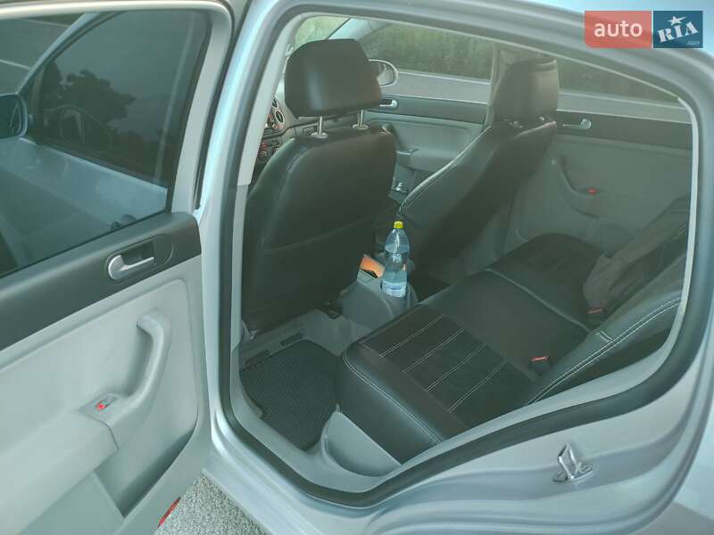 Хетчбек Volkswagen Golf Plus 2005 в Ромнах