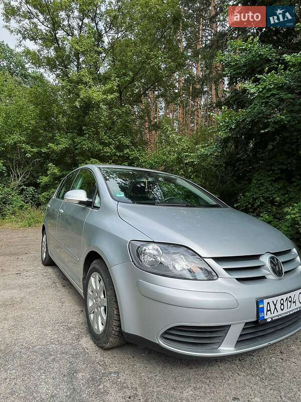 Хетчбек Volkswagen Golf Plus 2005 в Краснограді