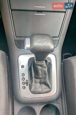 Хэтчбек Volkswagen Golf Plus 2005 в 