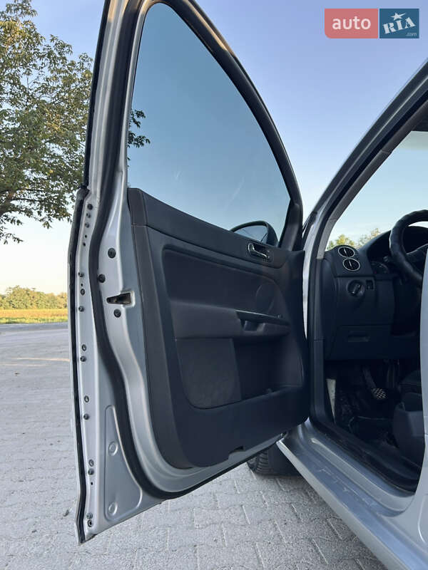 Хэтчбек Volkswagen Golf Plus 2005 в Черновцах