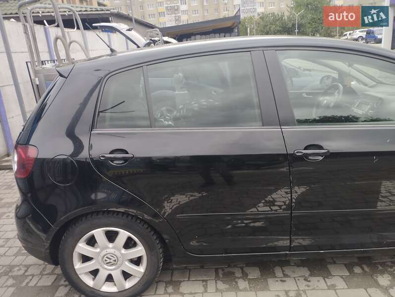 Хэтчбек Volkswagen Golf Plus 2005 в Ровно