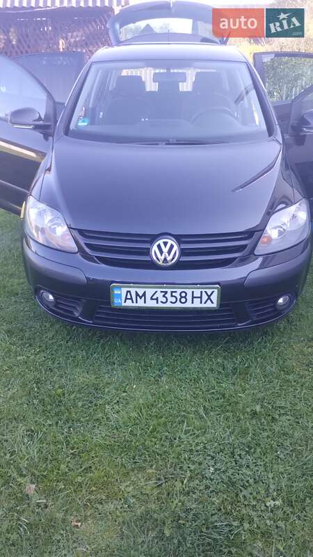 Хэтчбек Volkswagen Golf Plus 2006 в Олевске