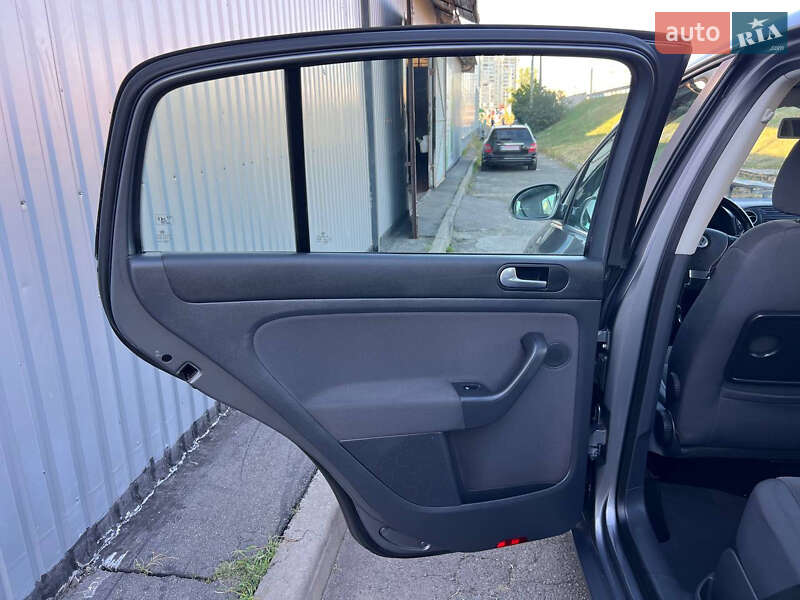 Хэтчбек Volkswagen Golf Plus 2008 в Киеве фото 55 Хэтчбек Volkswagen Golf Plus 2008 в Киеве