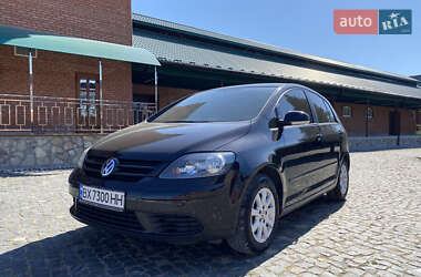Хэтчбек Volkswagen Golf Plus 2006 в  Хэтчбек Volkswagen Golf Plus 2006 в