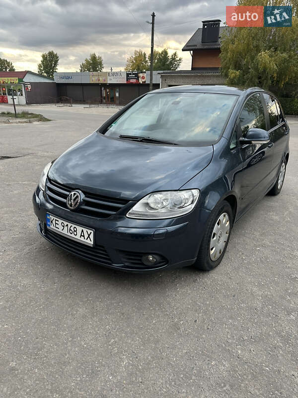 Хетчбек Volkswagen Golf Plus 2007 в Дніпрі
