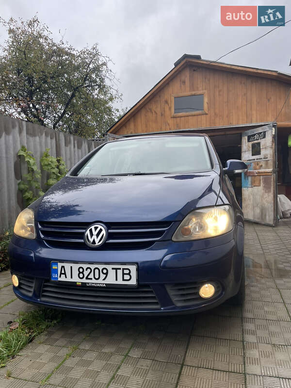 Хэтчбек Volkswagen Golf Plus 2007 в 