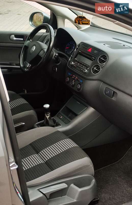 Хэтчбек Volkswagen Golf Plus 2008 в Полтаве