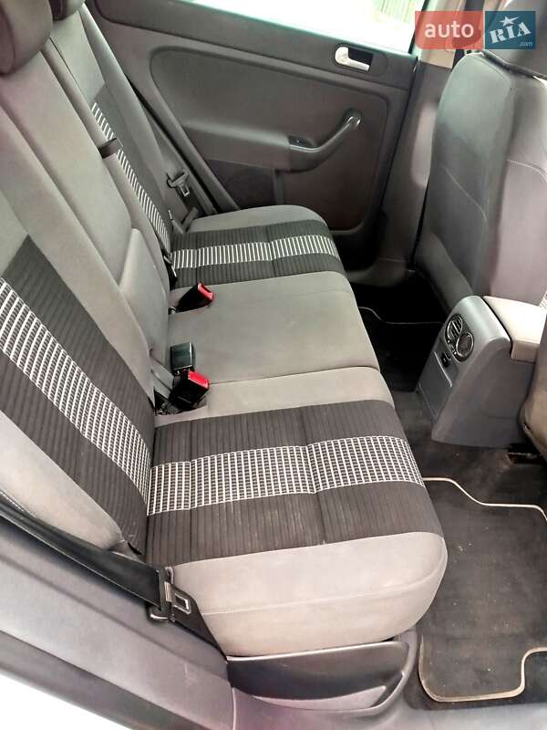 Хэтчбек Volkswagen Golf Plus 2007 в Сваляве фото 13 Хэтчбек Volkswagen Golf Plus 2007 в Сваляве