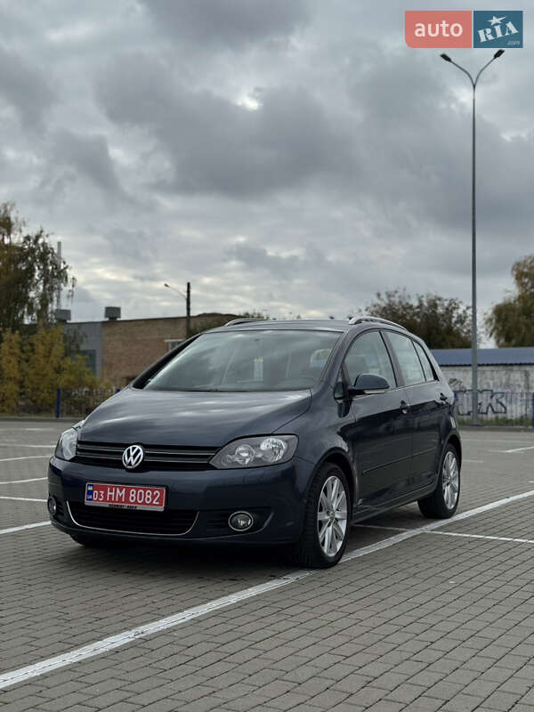 Хэтчбек Volkswagen Golf Plus 2009 в Нововолынске